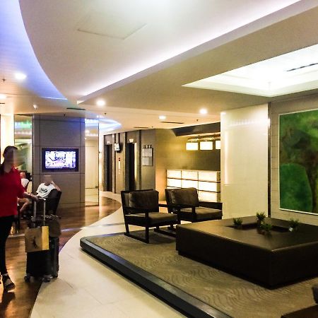 Antel Serenity Suites At Poblacion Makati Макати Экстерьер фото