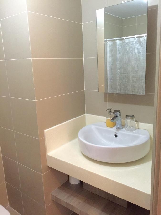 Antel Serenity Suites At Poblacion Makati Макати Экстерьер фото