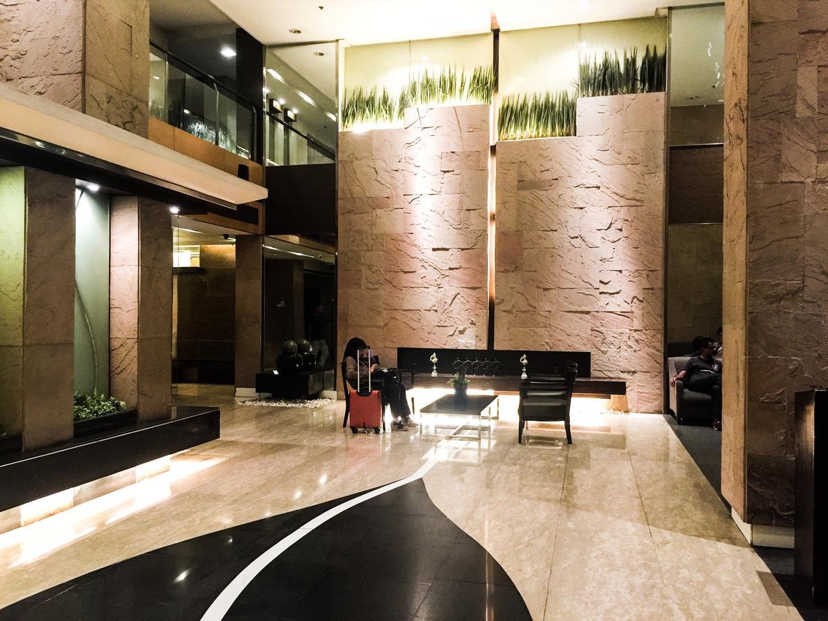 Antel Serenity Suites At Poblacion Makati Макати Экстерьер фото