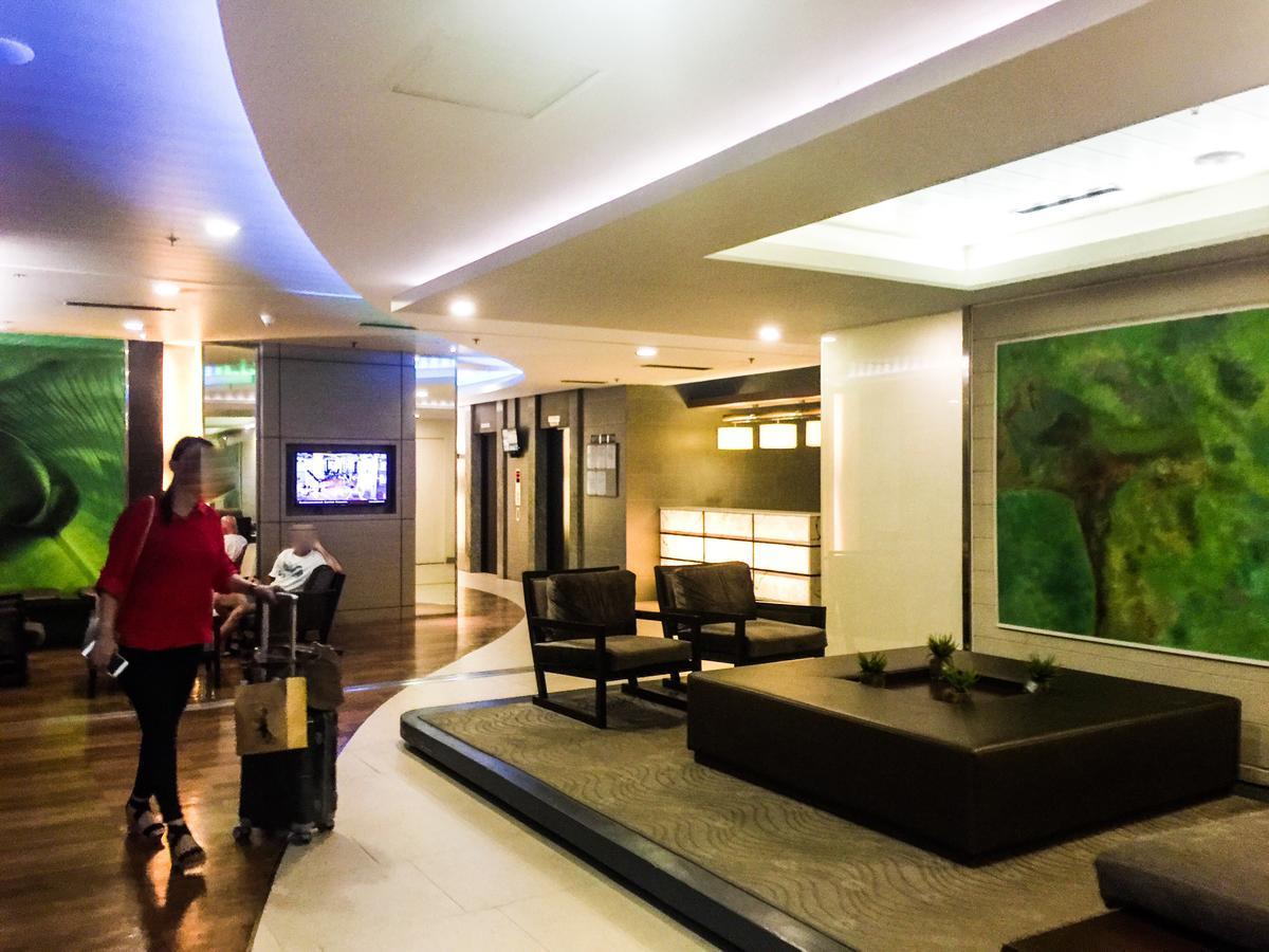 Antel Serenity Suites At Poblacion Makati Макати Экстерьер фото