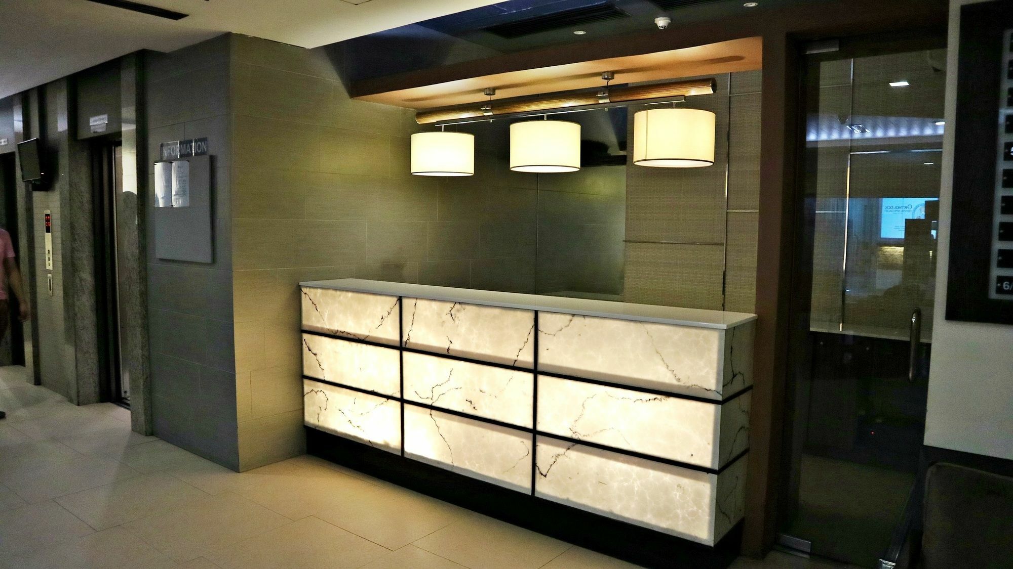 Antel Serenity Suites At Poblacion Makati Макати Экстерьер фото